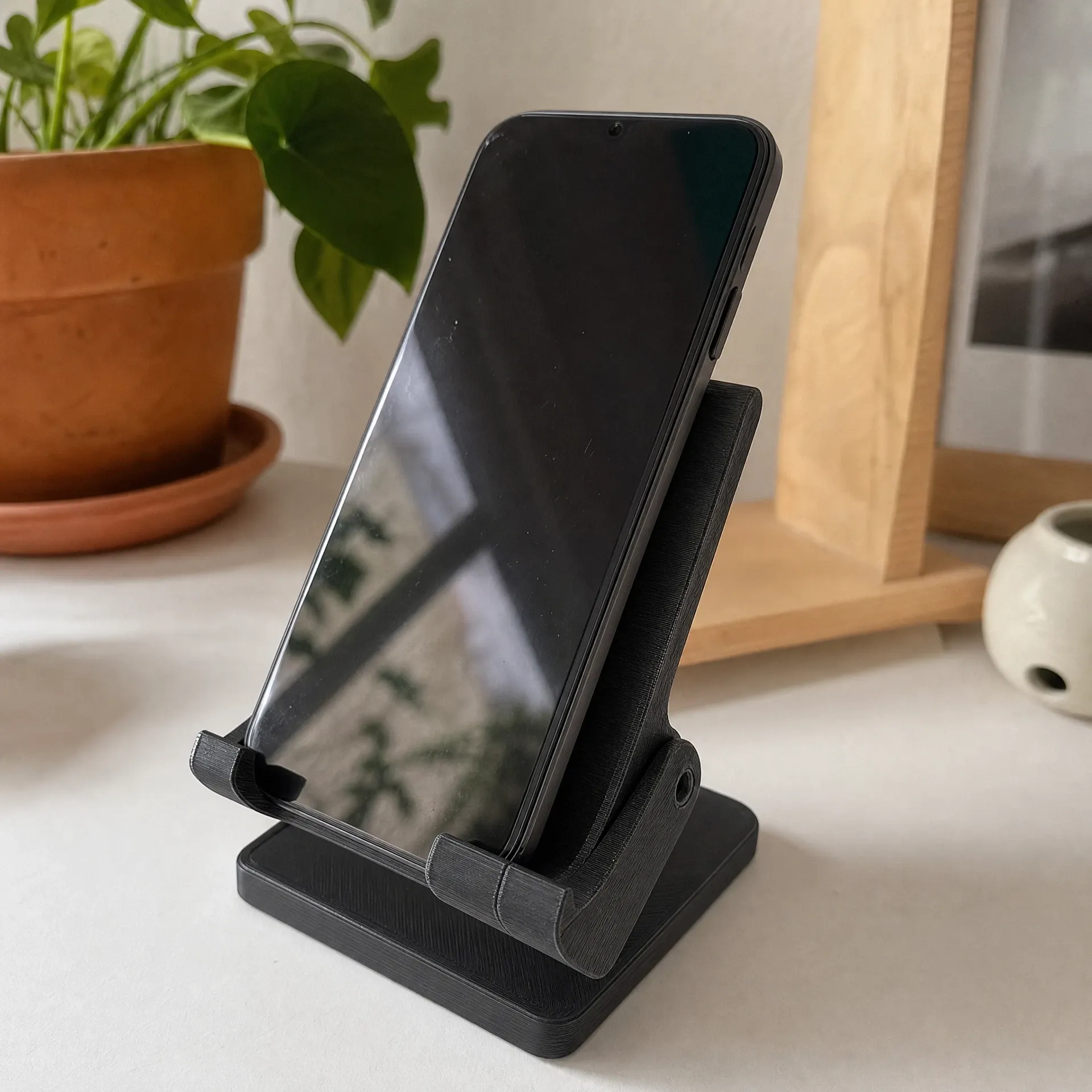 Soporte de celular impreso en 3D